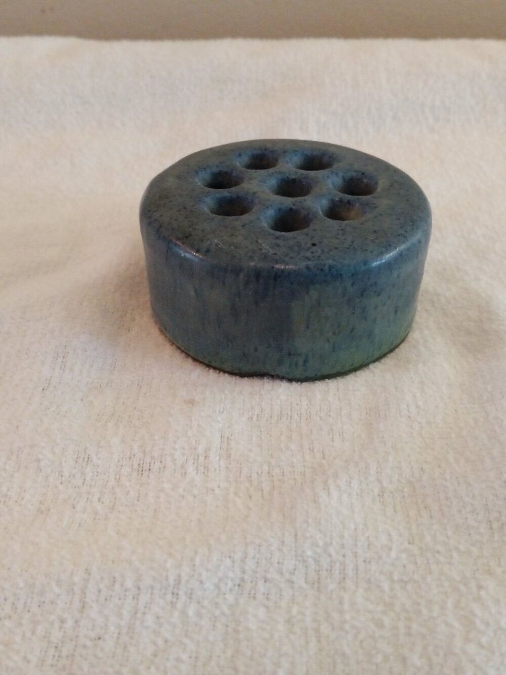 Vintage Weller Style 2 3/4" Blue 8 Hole Flower Frog
